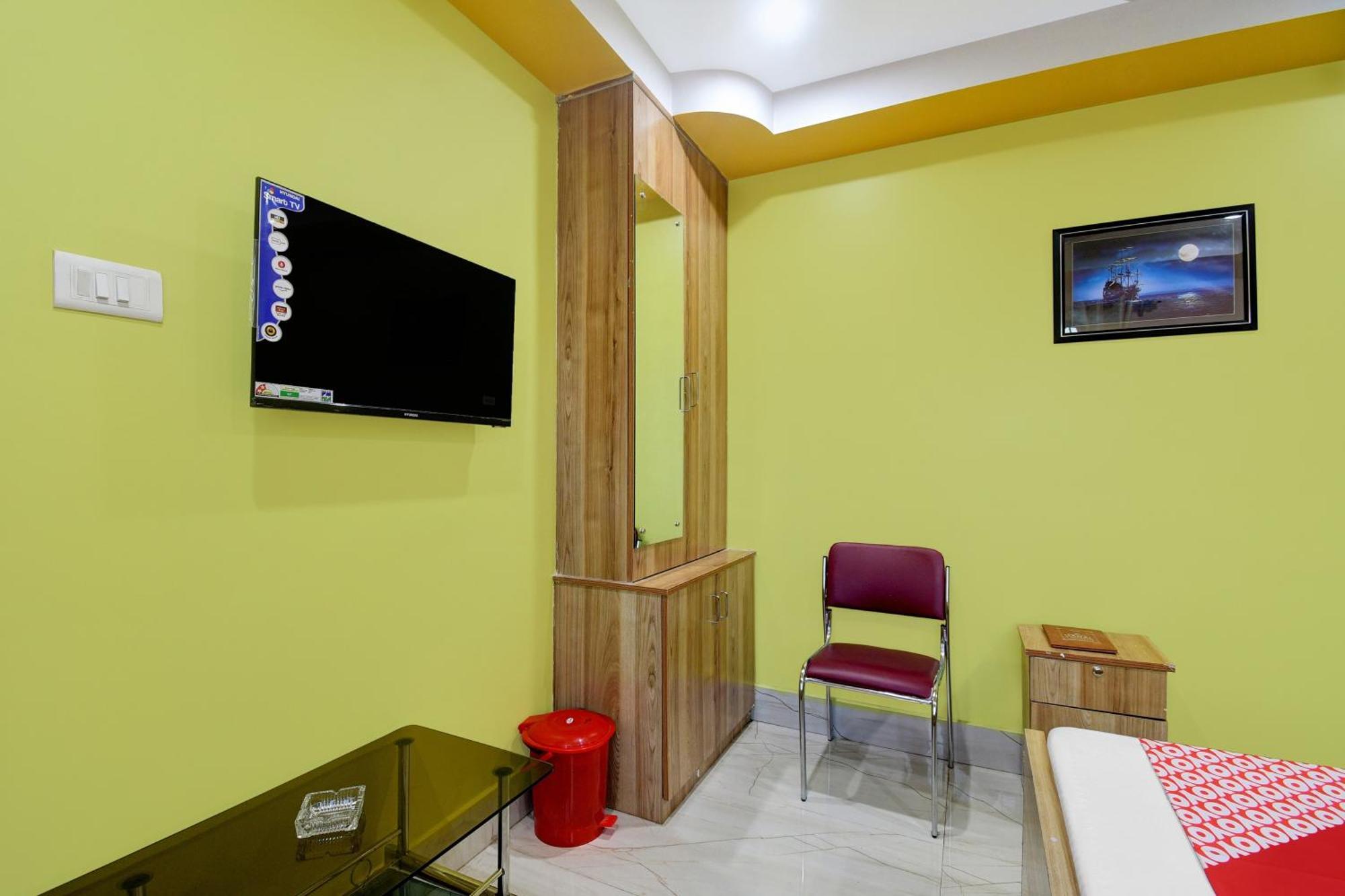 Hotel O Mahal And Restaurant Kanchrapara Kolkata Bagian luar foto